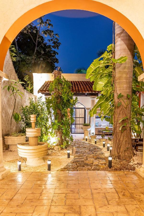 Casa Dos Lirios Hotel Boutique Merida Exterior photo